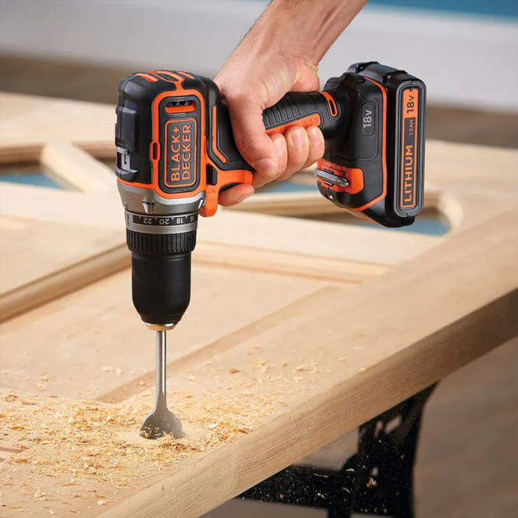 Шуруповерт аккумуляторный black decker 18v