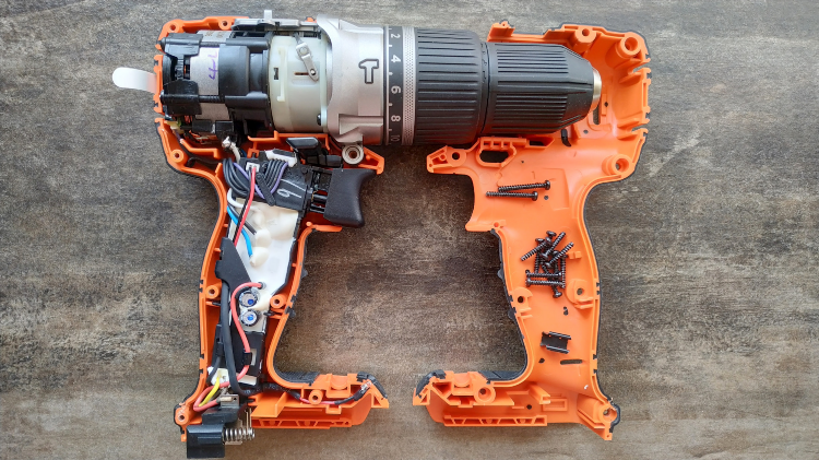 Шуруповерт black decker